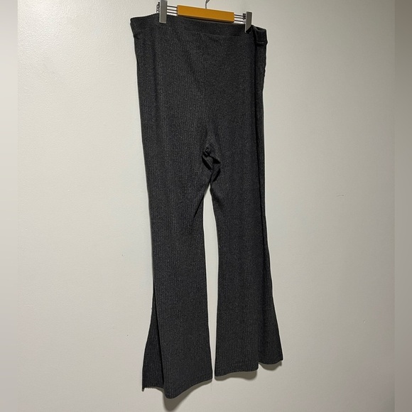 Old Navy Women’s Gray Ribbed Wide-Leg Lounge Pants – Size XL - Picture 3 of 13